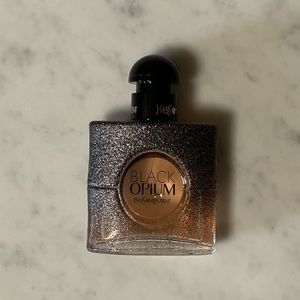 Black opium yves saint Laurent never used